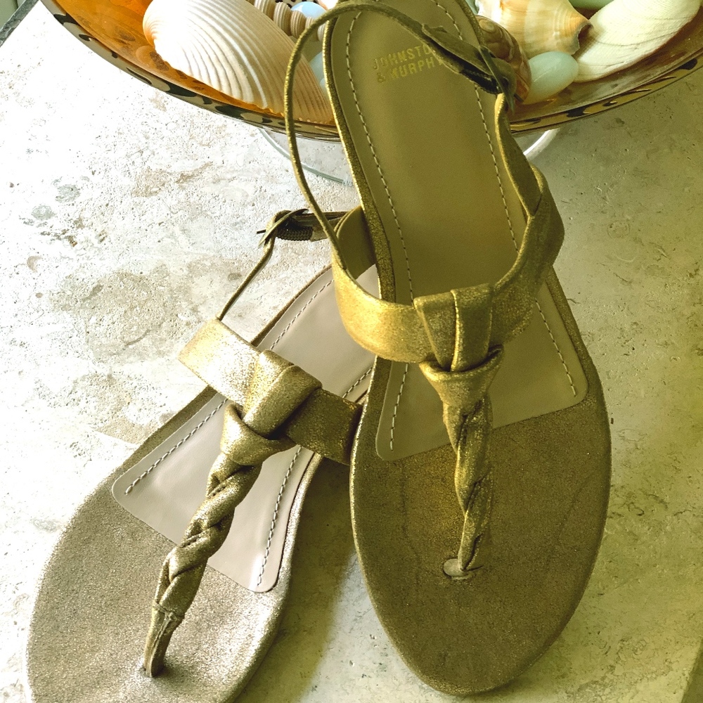 Johnston and Murphy flat gold sandal